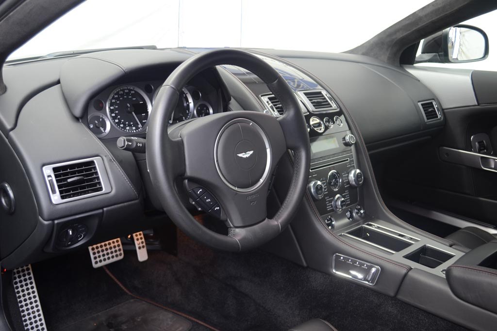 Aston Martin DB9 Volante Cabrio schwarz mieten in Nürnberg – 3