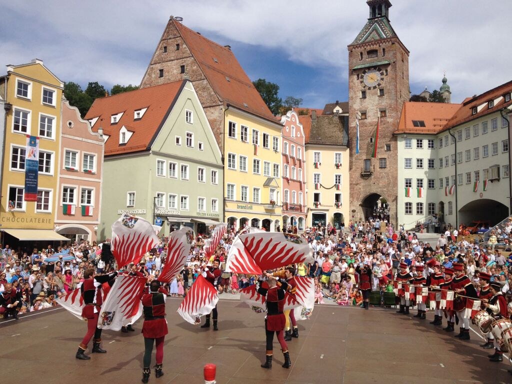 Italienische Fahnenträger mieten in Nürnberg