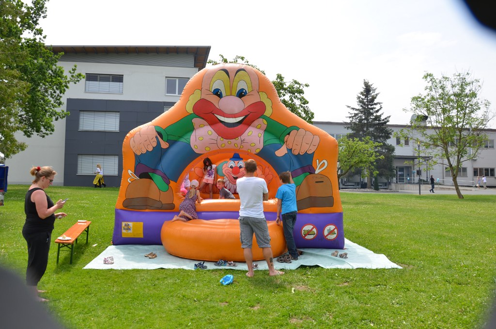 Hüpfburg mit Clown-Motv mit Fullservice mieten in Nürnberg – 2