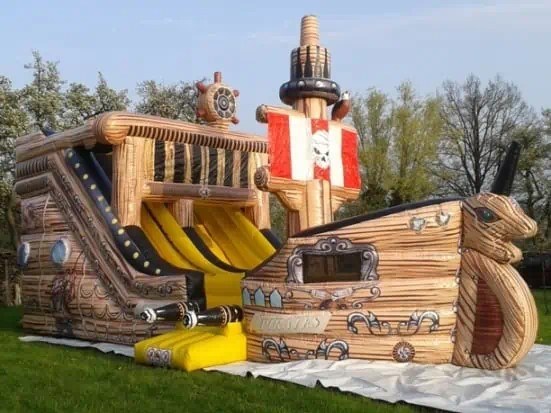 Hüpfburg Piratenschiff mieten in Nürnberg