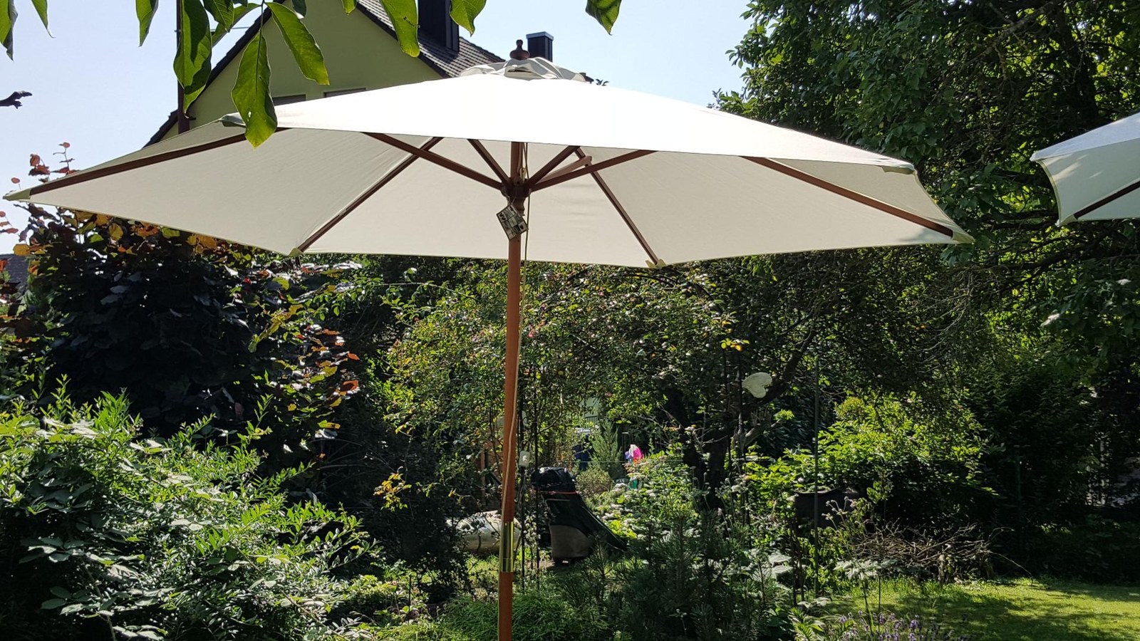 Sonnenschirm beige quadratisch 290x290cm - rund 300cm - rechteckig 300 mieten in Nürnberg – 2