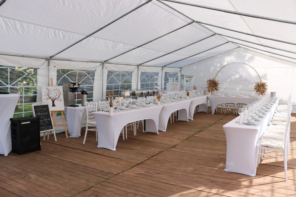 Biertisch 220cm x 50cm N mieten bei Alex Events – Sitzplätze für alle