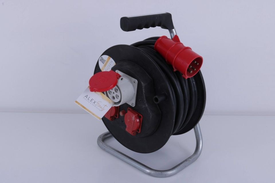 Kabeltrommel 400 V Starkstrom 4 Stecker 5 Adern mieten bei Alex Events