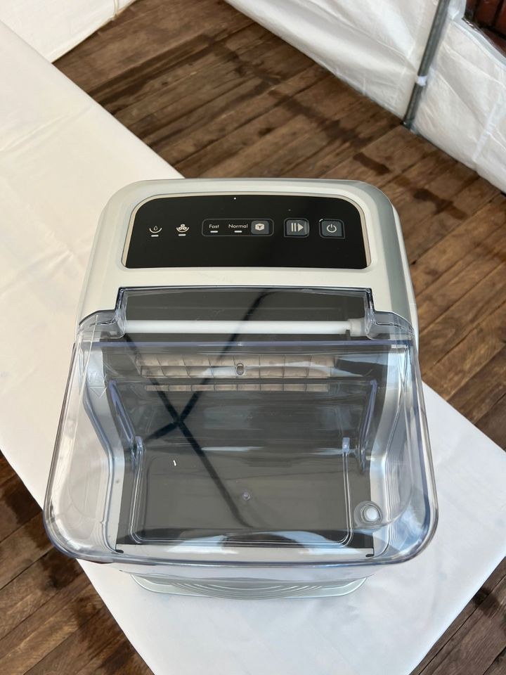 Eiswürfelmaschine 150W 24Stk 21min bzw 15kg 24h mieten bei Alex Events – 3