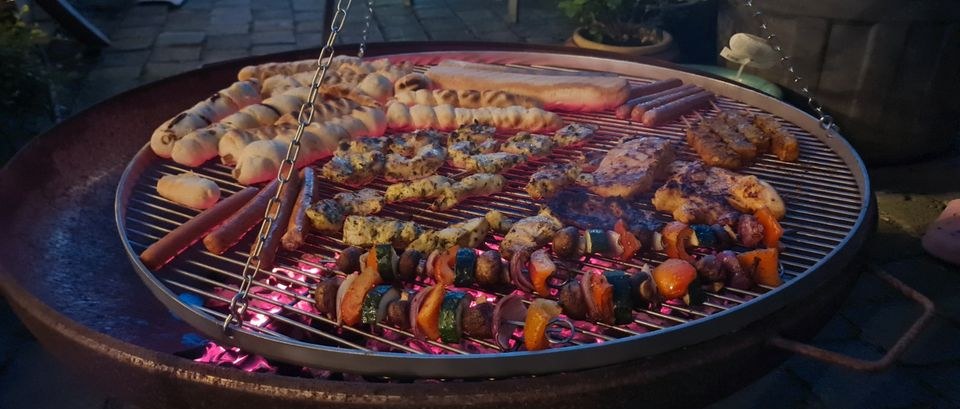 zzgl Schwenkgrill Gestell Grillrost N mieten bei Alex Events