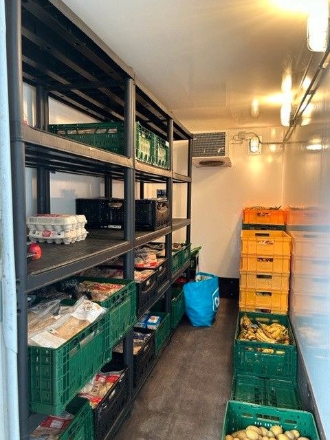 XL PKW Kühlanhänger Innen 3,4m x 1,5m 2m 6°C N mieten bei Alex Events – 2