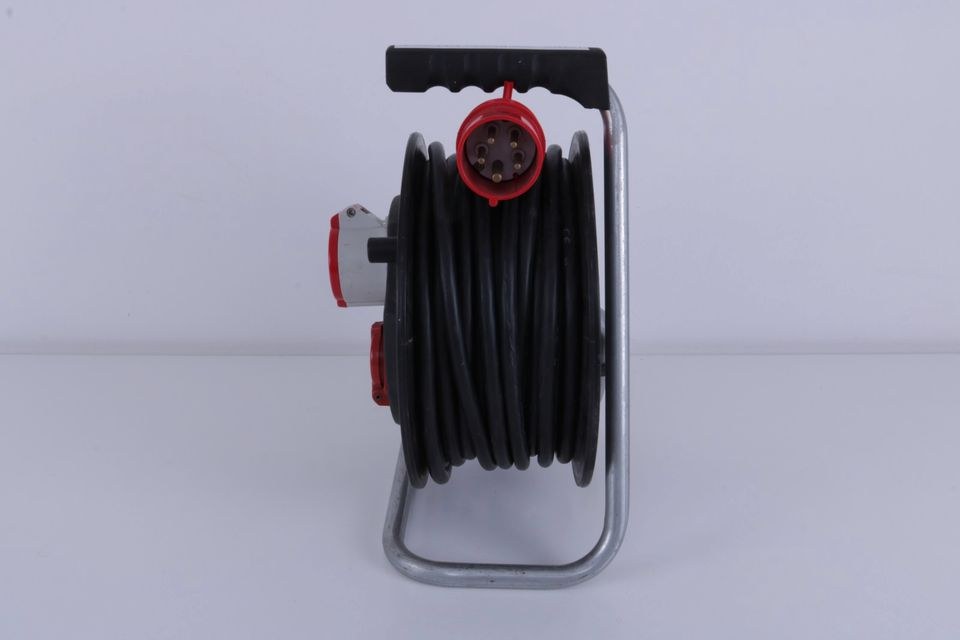 Kabeltrommel 400 V Starkstrom 4 Stecker 5 Adern mieten bei Alex Events – 2