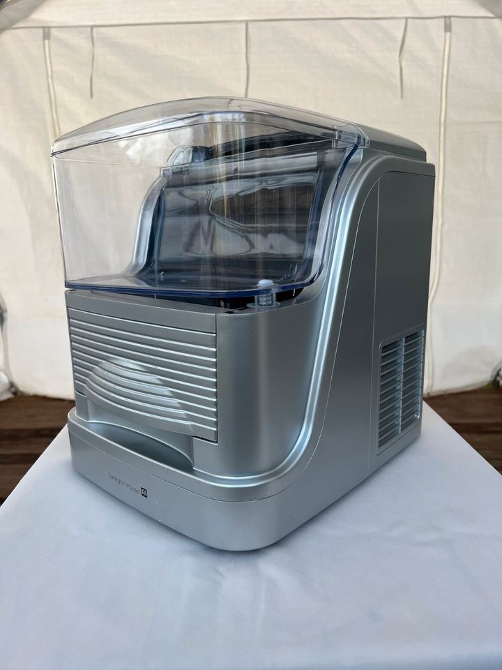 Eiswürfelmaschine 150W 24Stk 21min bzw 15kg 24h mieten bei Alex Events