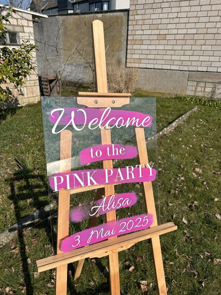 Individuelles Acrylschild Groß N mieten bei Alex Events