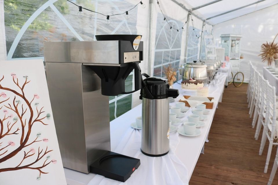 Große Filter Kaffeemaschine Pumpkanne 2,2l N mieten bei Alex Events