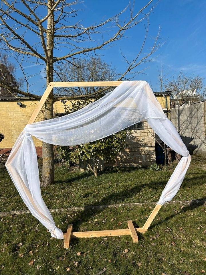 Traubogen Hexagon Holz N Trauung mieten in Kaarst – für die Hochzeit – 2