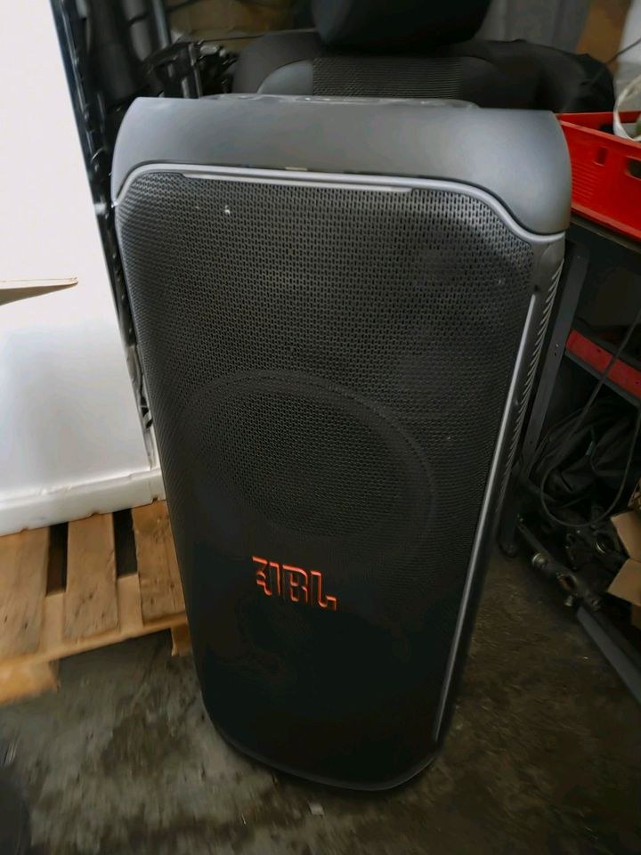 JBL PartyBox Ultimate Lautsprecher Bluetooth mieten in Borna – 2