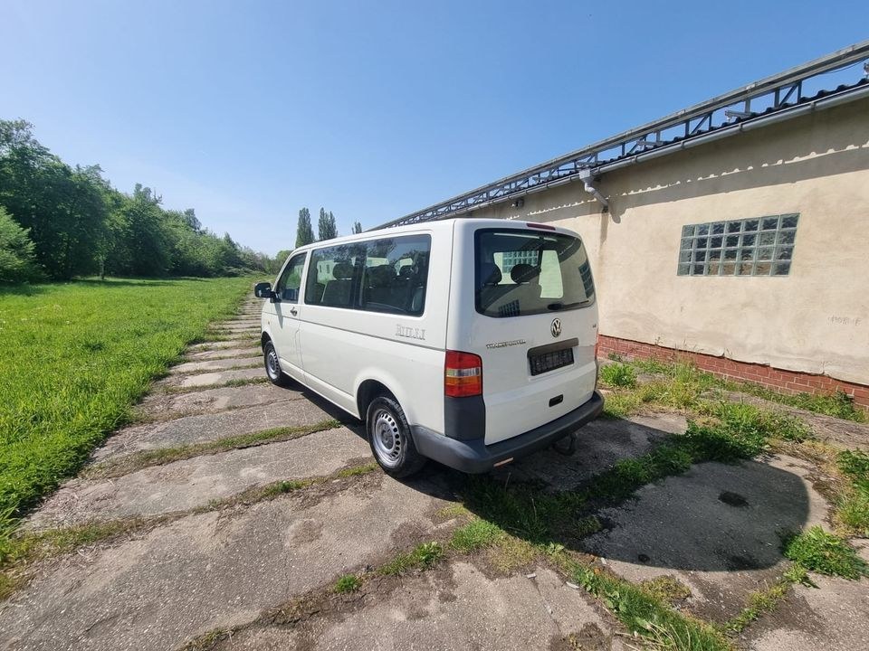 Transporter T5 9 Sitzer Transport mieten in Borna – fair & flexibel – 2