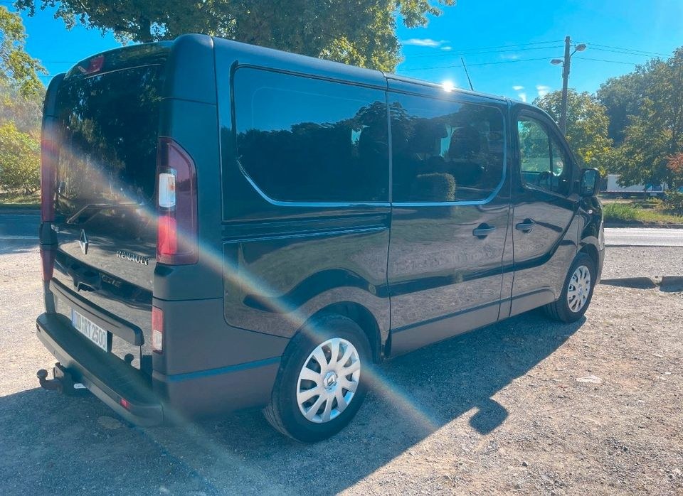 Renault Trafic 9 Sitzplätze Transporter mieten in Wilschdorf – 3