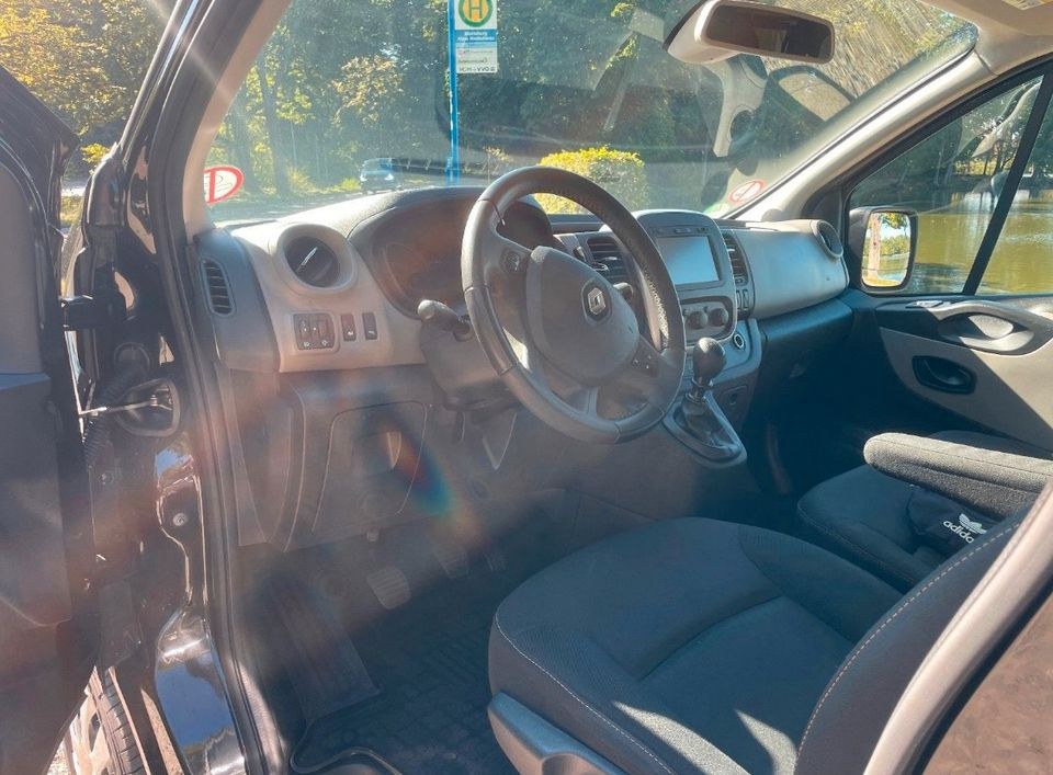 Renault Trafic 9 Sitzplätze Transporter mieten in Wilschdorf – 4