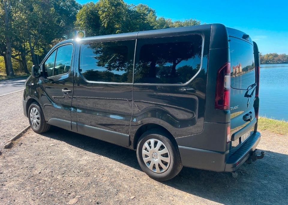 Renault Trafic 9 Sitzplätze Transporter mieten in Wilschdorf – 2