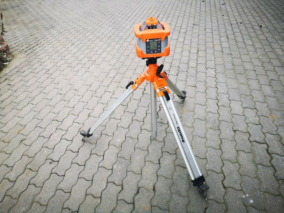Rotationslaser Bagger Radlader Betonschneider mieten in Pollenfeld