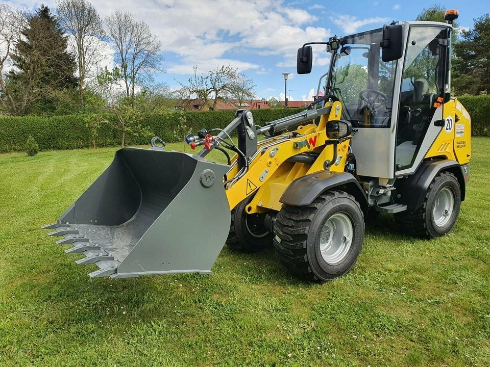 Radlader Minibagger Rüttelplatten mieten in Pollenfeld – 3