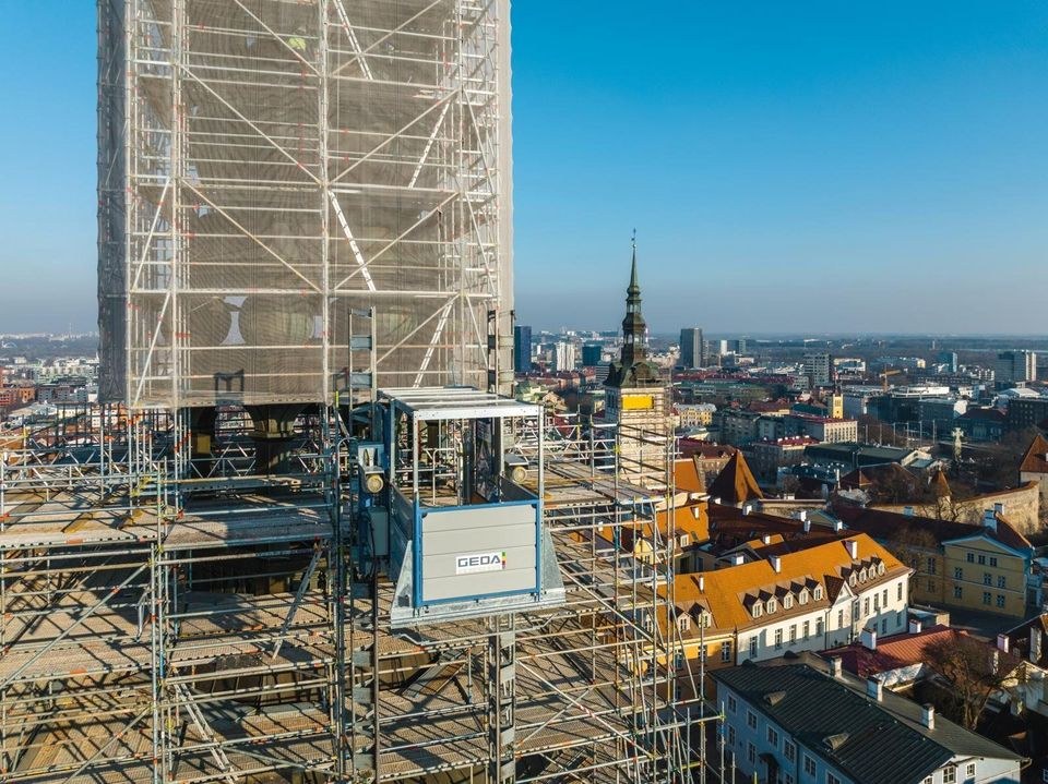 Bauaufzug Transportbühne Personen mieten bei BNS – statt Treppenhaus