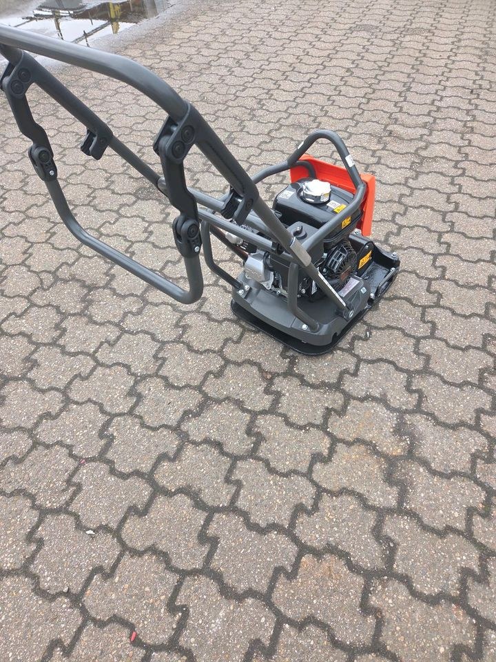 Rüttelplatte 80 Kg Honda Benzin Vorlauf Matte mieten in Mülheim (Ruhr) – 3