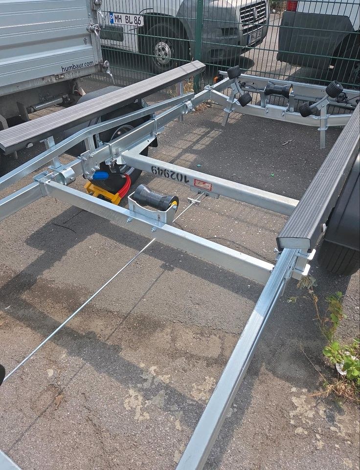 Bootstrailer 1300Kg Langauflagen 6m Motorboot mieten in Mülheim (Ruhr) – 2