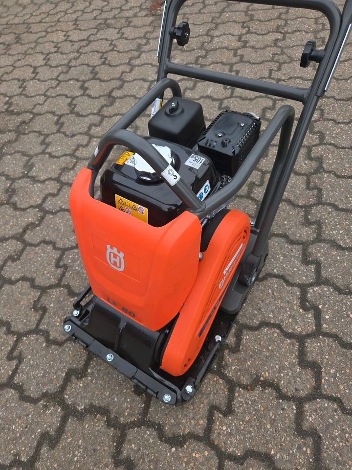 Rüttelplatte 80 Kg Honda Benzin Vorlauf Matte mieten in Mülheim (Ruhr)