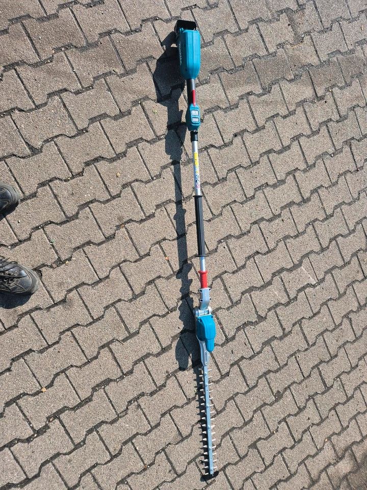 Heckenschere vom Makita 18v lange Ausführung mieten in Mülheim (Ruhr) – 2