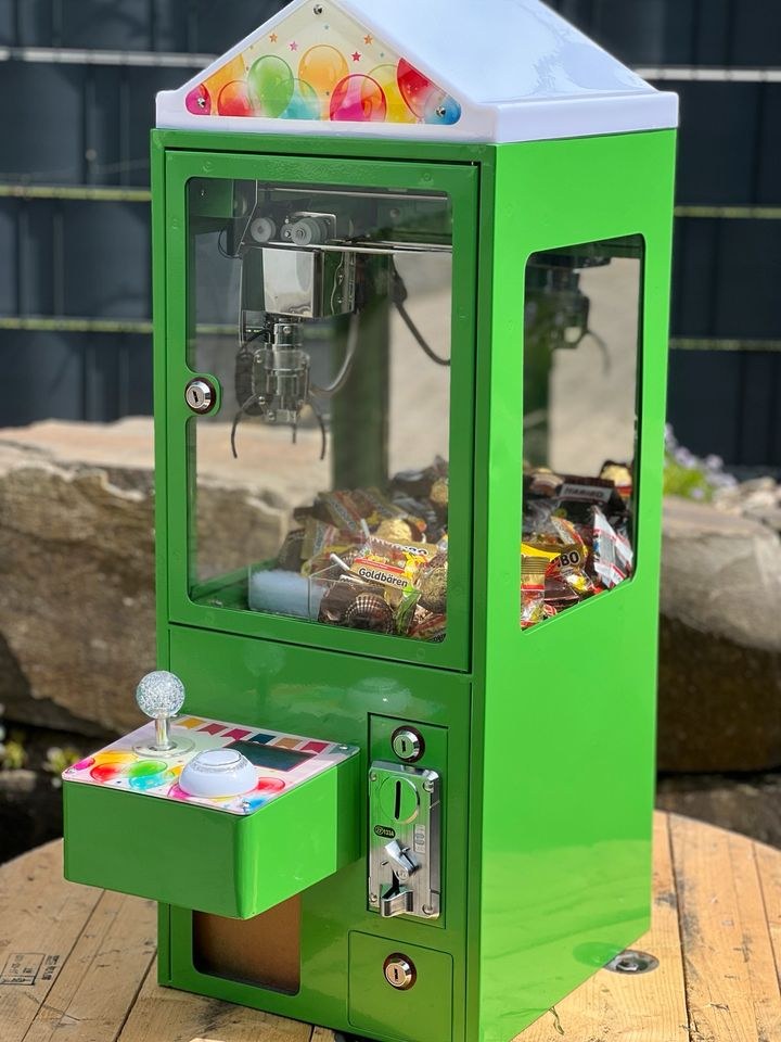 Greifautomat Candybar JGA mieten bei D. Timm Vermietung – mobile Bar