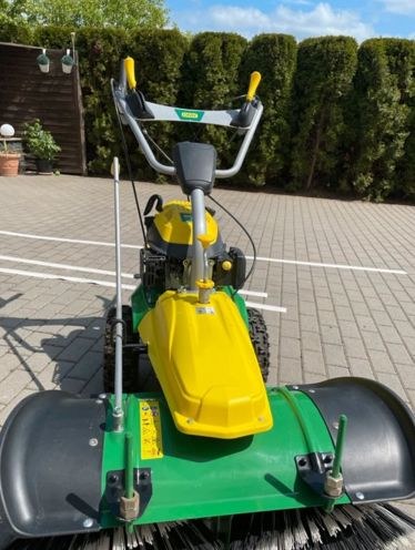 Kehrmaschine Motorbesen Auffangbehälter mieten in Schwandorf – 2
