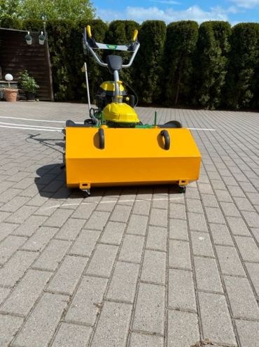 Kehrmaschine Motorbesen Auffangbehälter mieten in Schwandorf – 4
