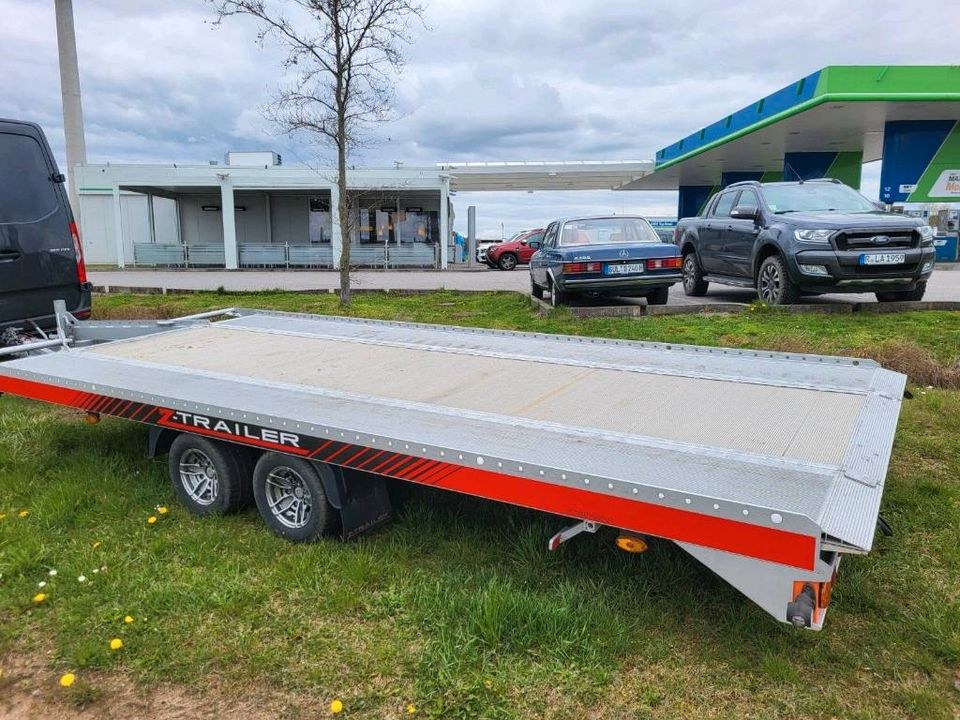 Anhänger Autotransporte Trailer 100 km h mieten in Schwandorf – 2