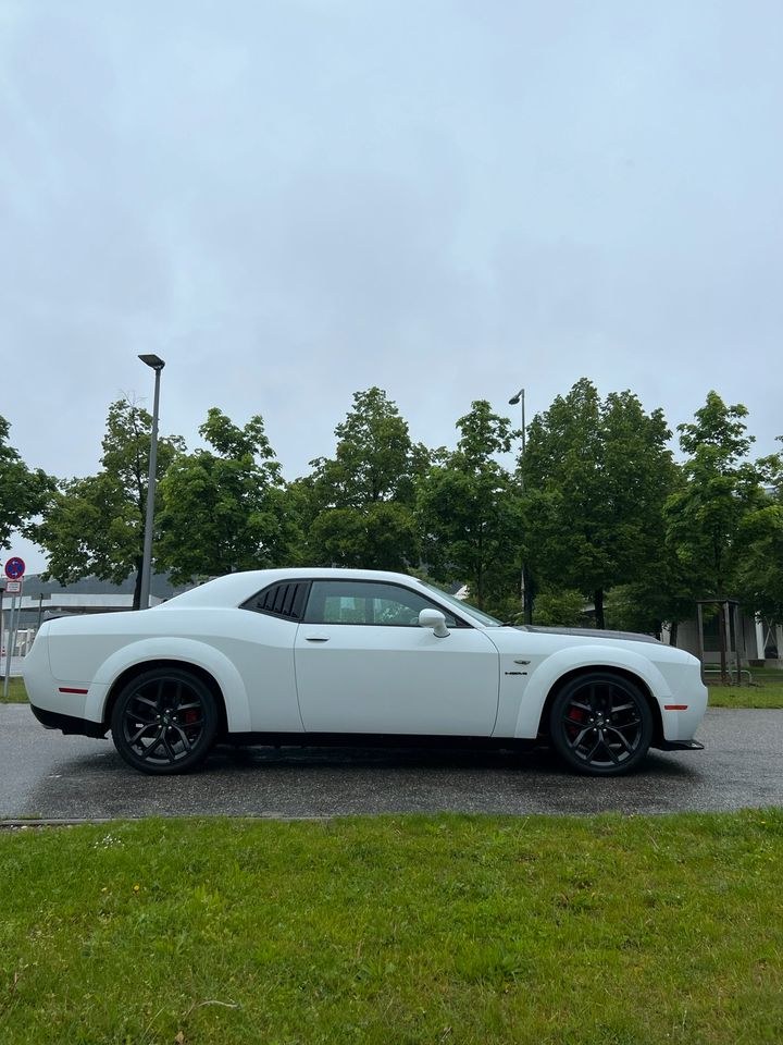 Dodge Challenger V8 ohne Kreditkarte 19 Jahren mieten in Bogenhausen – 3