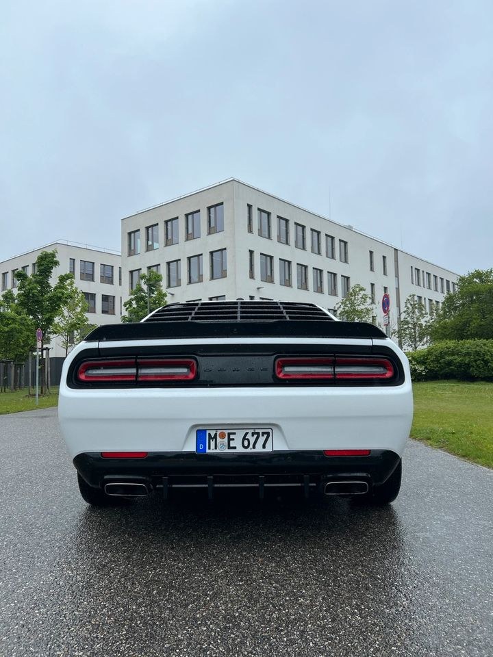 Dodge Challenger V8 ohne Kreditkarte 19 Jahren mieten in Bogenhausen – 4