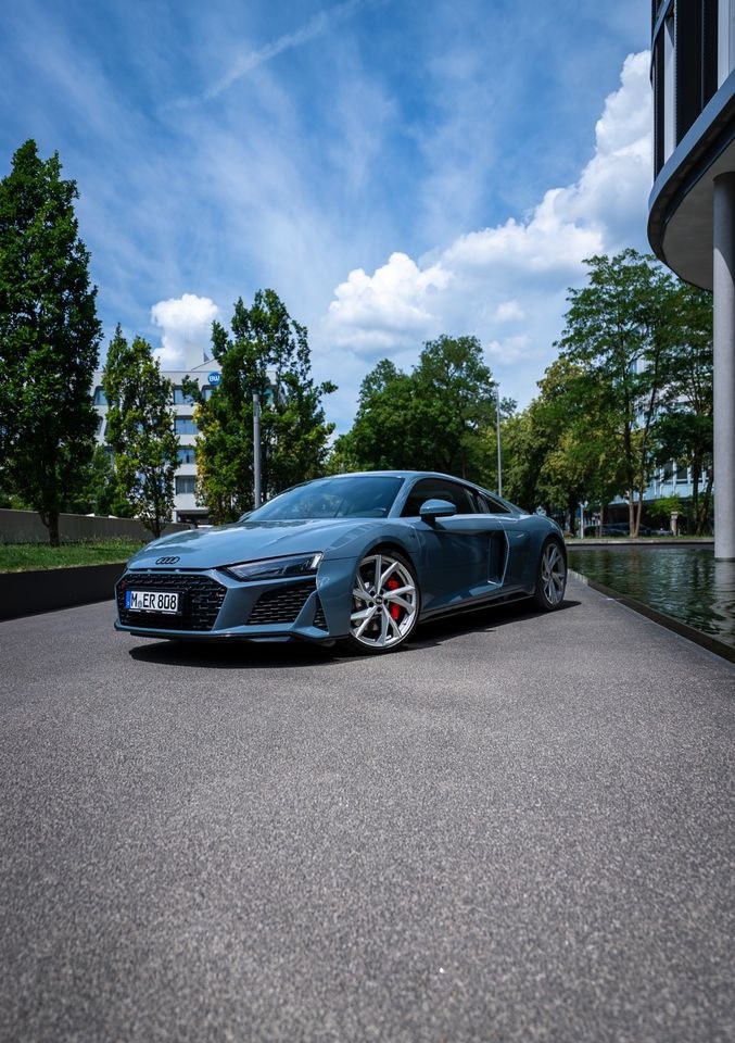 Audi R8 V10 Coupé Sportwagen ohne Kreditkarte mieten in Bogenhausen