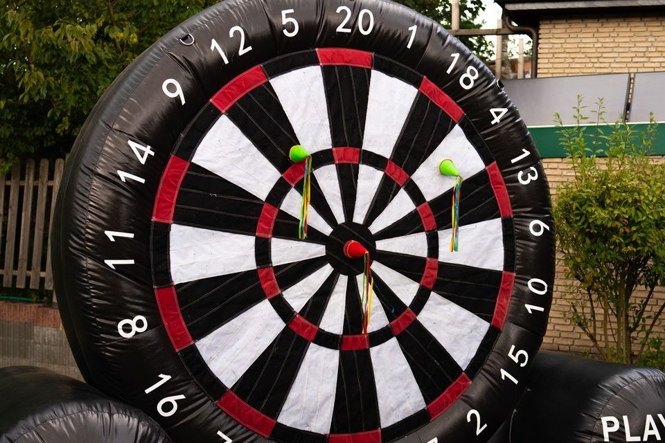 Fußball Dart XL Klettbällen mieten in Beckum – für Kinderfest & Feier
