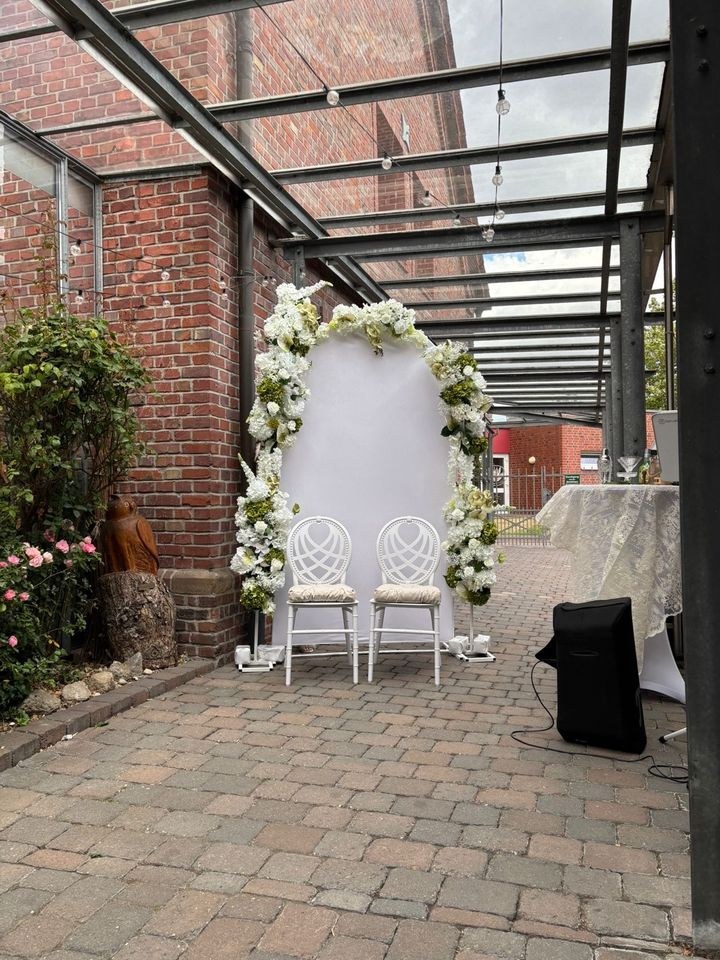 Tiffany Stühle mieten in Beckum – Sitzplätze für alle – 4