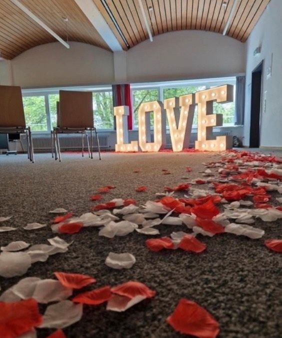 XXL Leuchtbuchstaben LOVE mieten in Erding – für die Hochzeit – 3