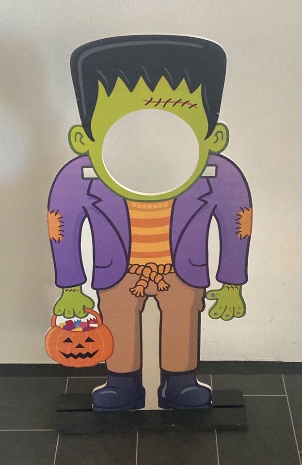 Fotofigur Monster mieten in Erding – Hüpfspaß für jede Feier – 2
