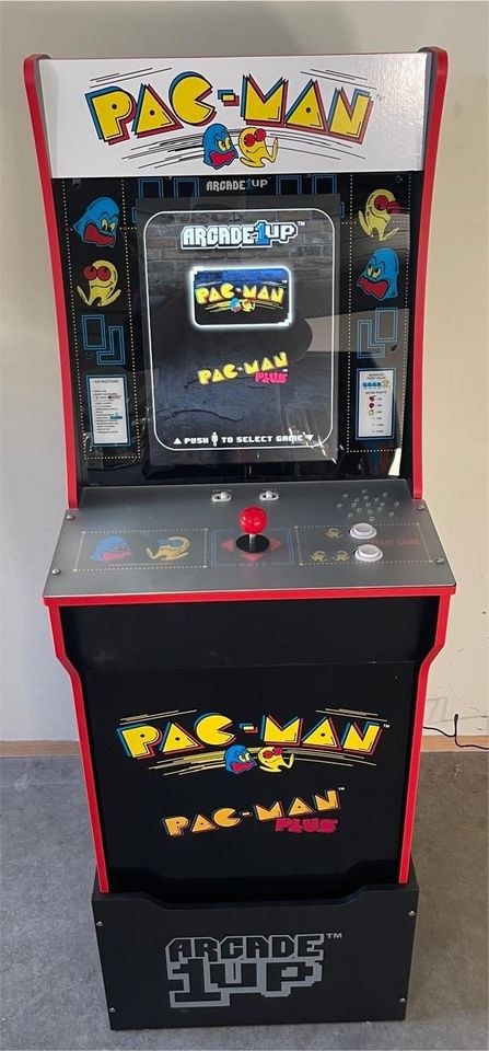 Arcadeautomat PAC MAN STREET FIGHTER mieten in Erding – Spiel & Spaß