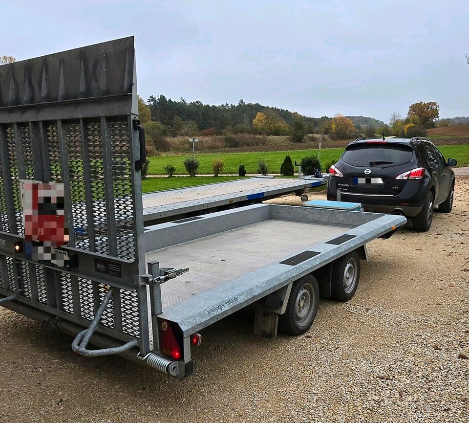 N BAUMASCHINENTRANSPORTANHÄNGER FLACHE LADERAMPE mieten – 4