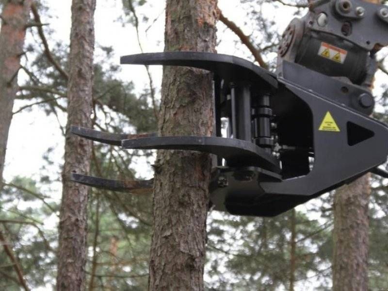 JAK 300 Fällgreifer MS 08 Baggeraufnahme mieten in Thyrnau