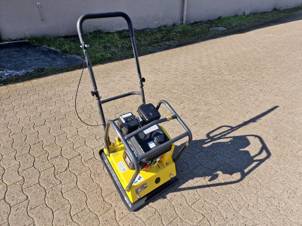 Rüttelplatte Rüttler mieten bei G&R Service – für Pflaster & Terrasse – 2