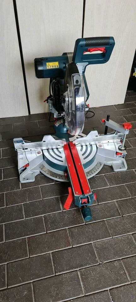 Bosch Kappsäge Gehrungssäge Paneelsäge mieten bei G&R Service – 2