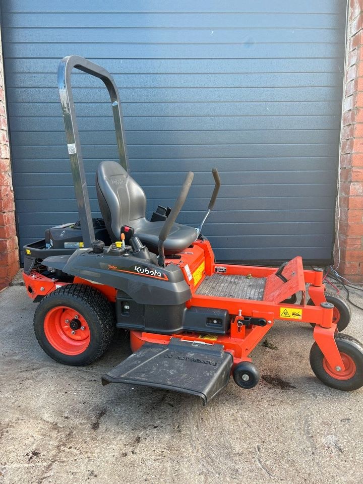 ZERO TURN RASENMÄHER KUBOTA Z122R N mieten in Ladelund