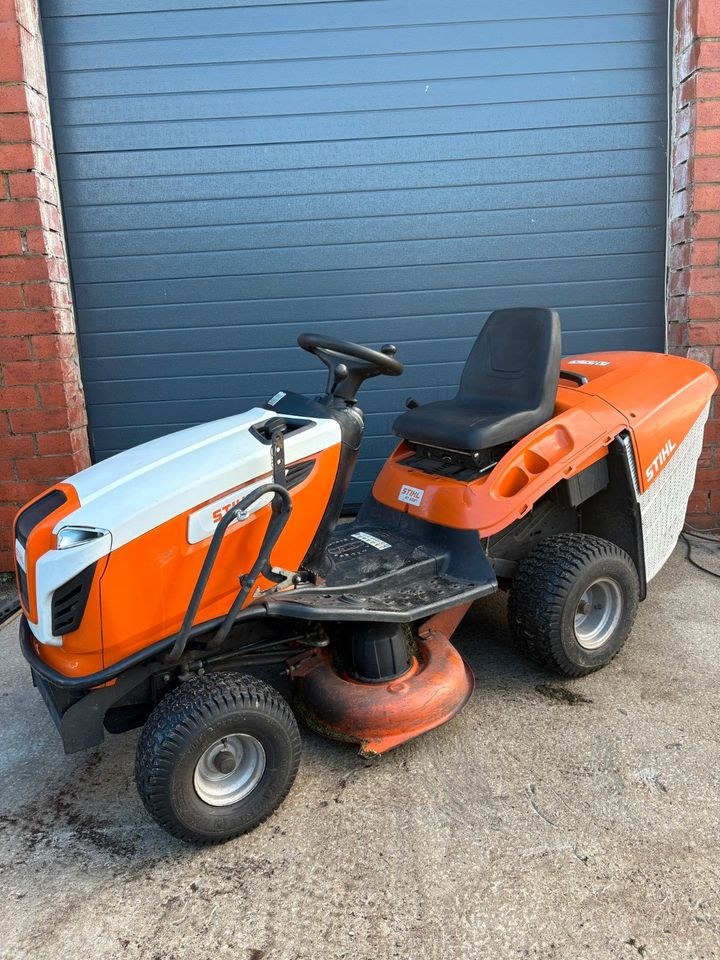 RASENTRAKTOR STIHL RT 5097 N mieten in Ladelund – für große Flächen