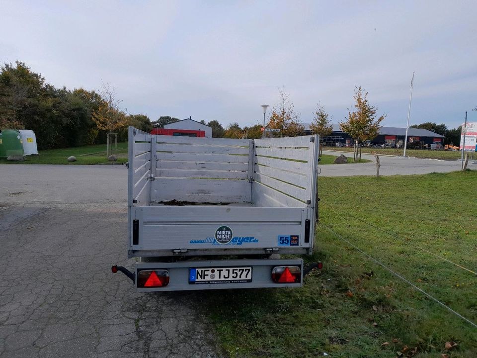 Rückwärtskipper Anhänger 1500kg Grünabschnitt mieten in Ladelund