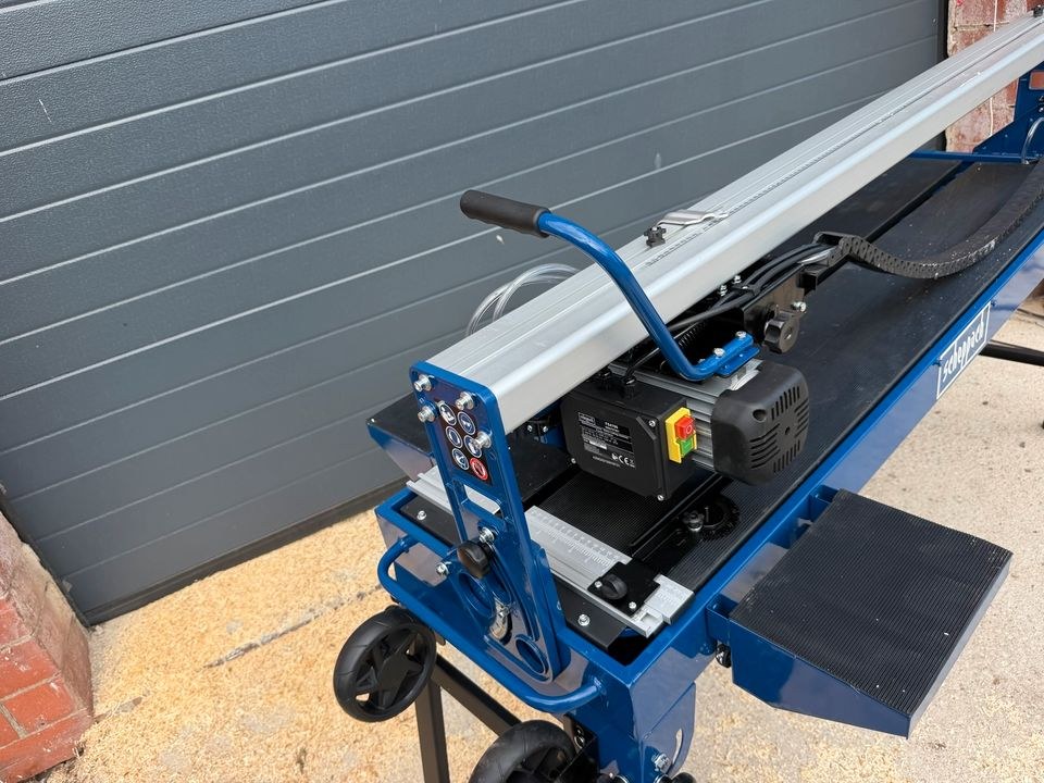 Elektrischer Fliesenschneider präzise Schnitte mieten in Ladelund – 2