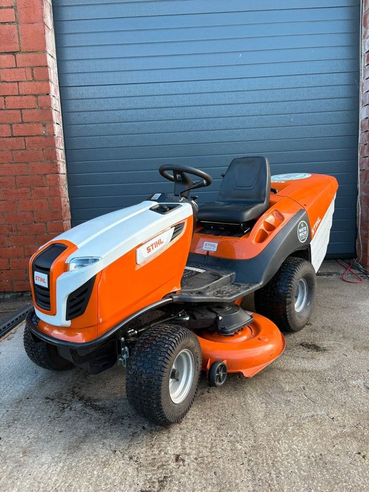 RASENTRAKTOR STIHL RT 6127 ZL N mieten in Ladelund – für große Flächen
