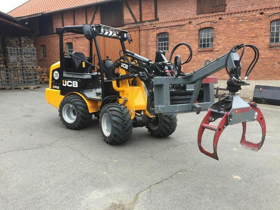 Radlader Hoflader JCB 403 mieten in Wrestedt – 2