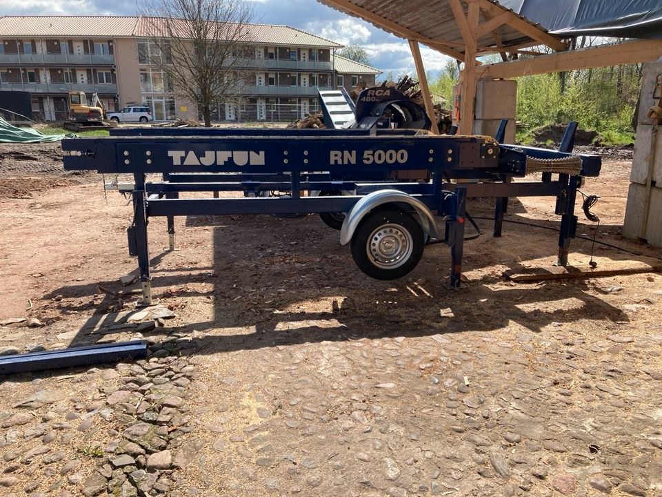 Tajfun Fördertisch Sägespaltautomat mieten in Wrestedt – 2